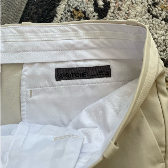 G/FORE Mens Stretch Tech Twill Golf Shorts Cream - Picture 3 of 6